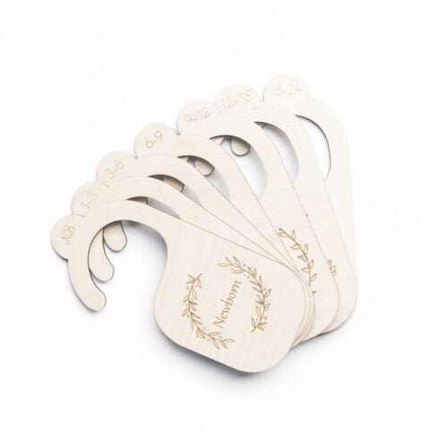 Houten kledingdividers voor kinderkleding van 0 tot 2 jaar