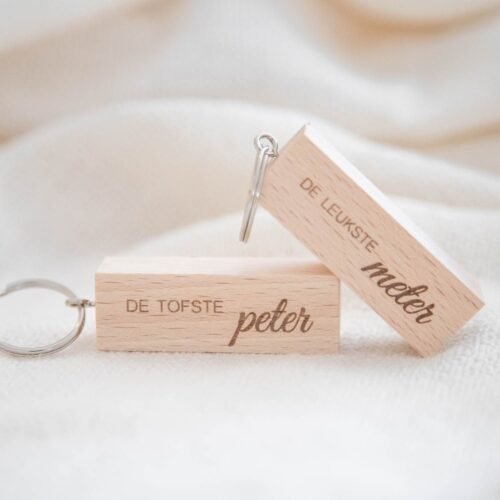 Houten sleutelhanger peter